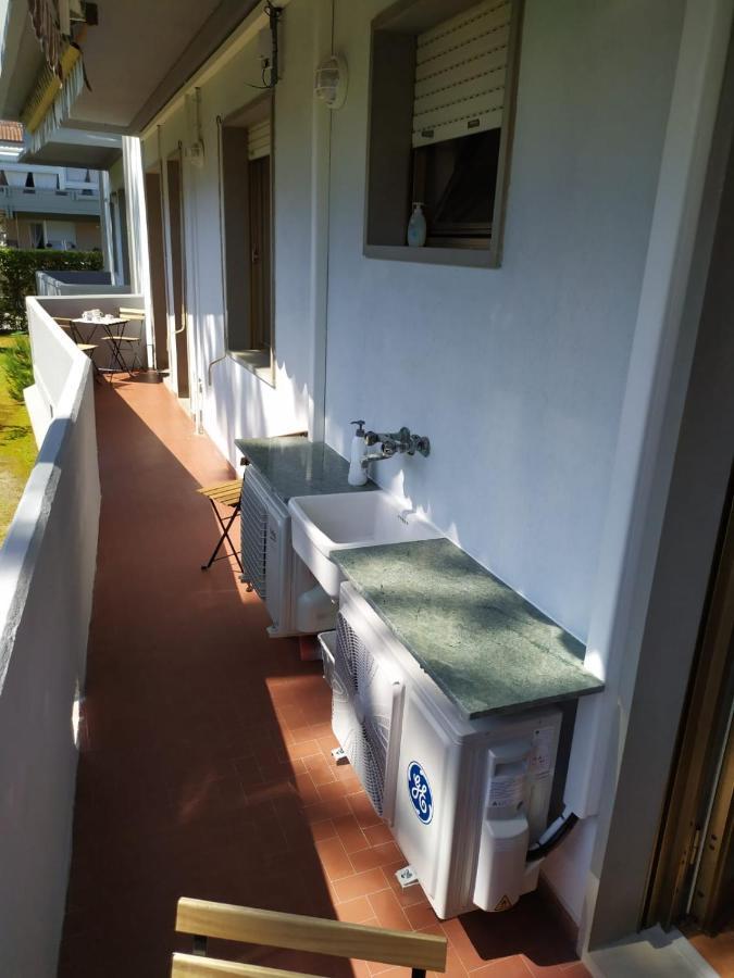 Beach House, 300 M Dal Mare, Marina Di Massa Buitenkant foto
